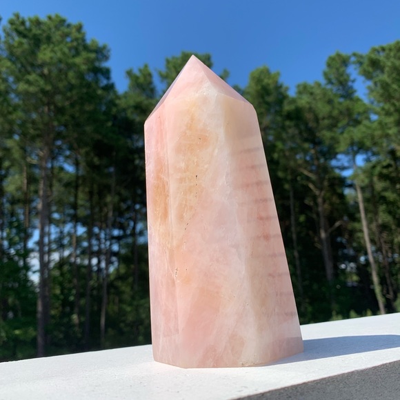 3Lb Rose Quartz Tower - Picture 6 of 8